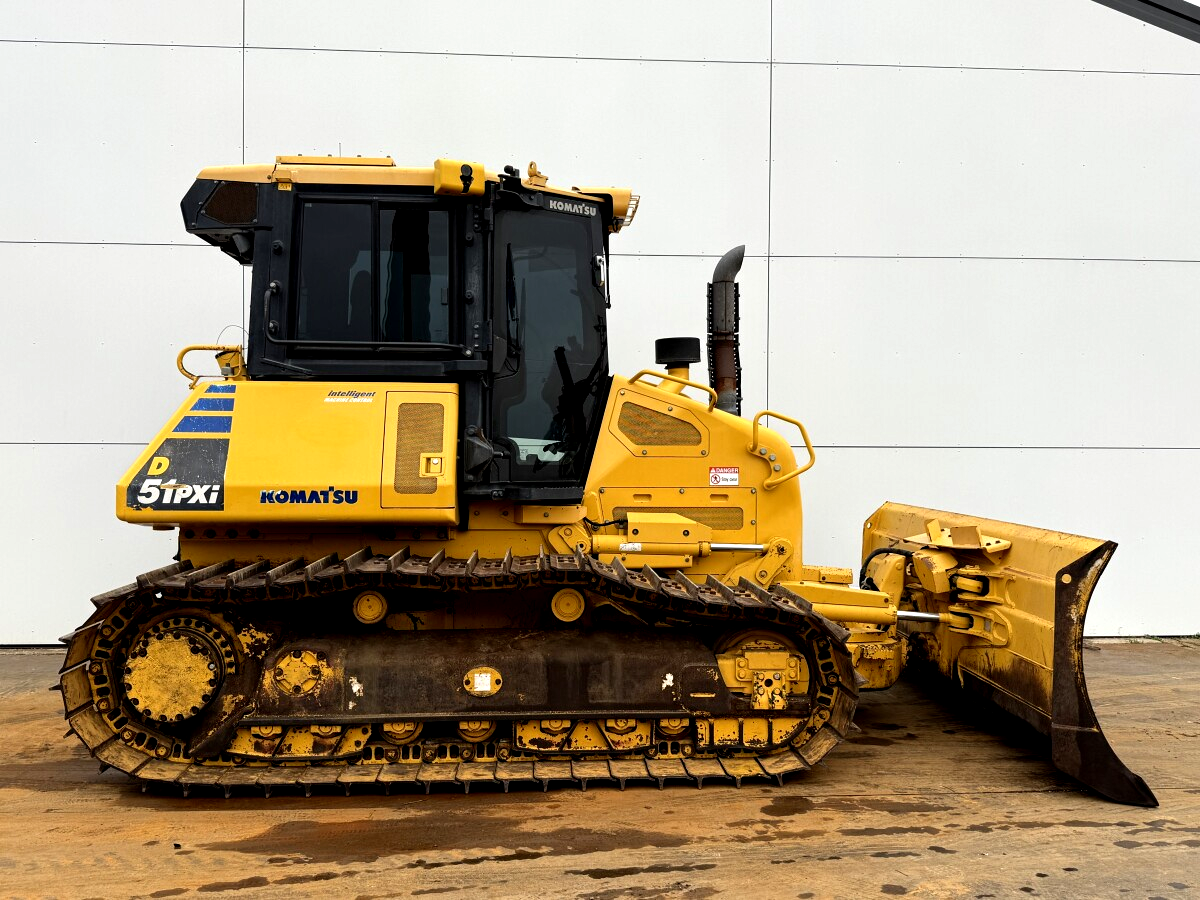bulldozer komatsu d51pxi 24