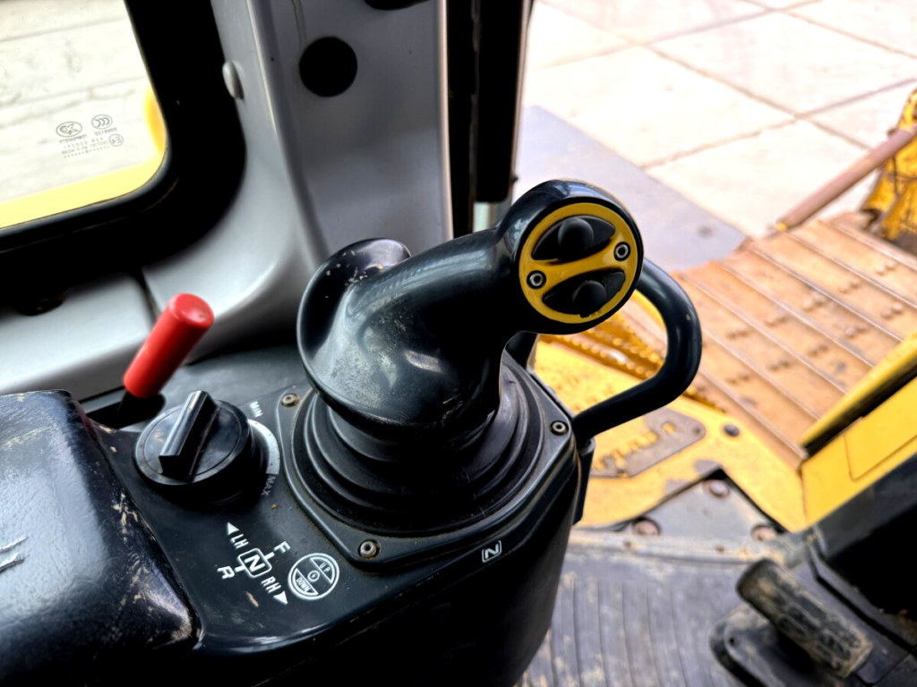 bulldozer komatsu d65pxi 18 