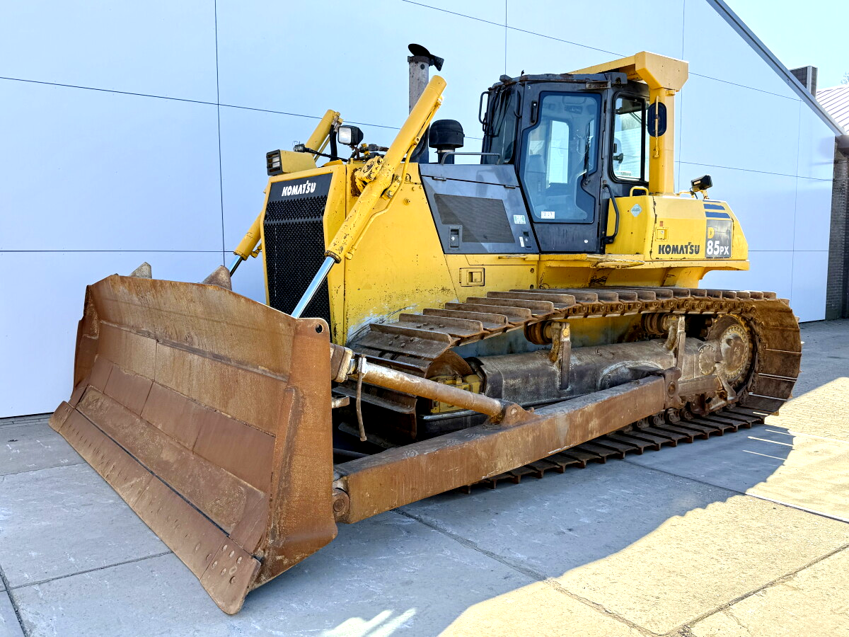 bulldozer komatsu d85px 15e0
