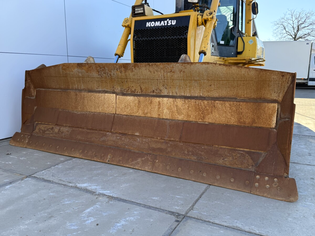 Komatsu D85PX-15E0