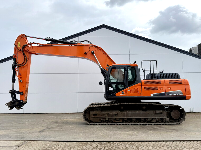 Pelleteuse Doosan DX300LC-5