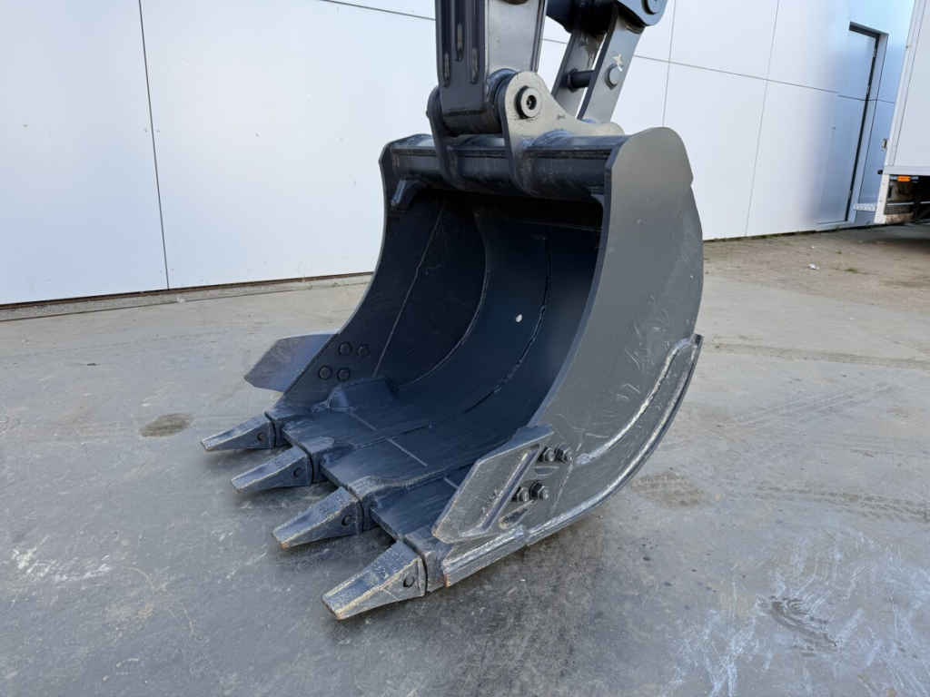 Pelleteuse pelleteuse hyundai r85a (8)